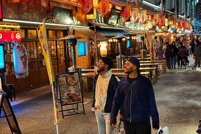 Tokyo: Shibuya Food Tour: 13 Dishes at 3 Eateries - Three dinner stops, with one point to confirm