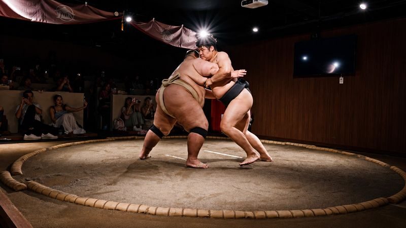 Tokyo: Shibuya Sumo Show with Drink and Photo - Finding the club near Yoyogi Station