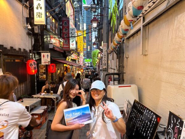 Tokyo: Shinjuku Bar Hopping Night Tour in Shinjuku - Meeting Point Details