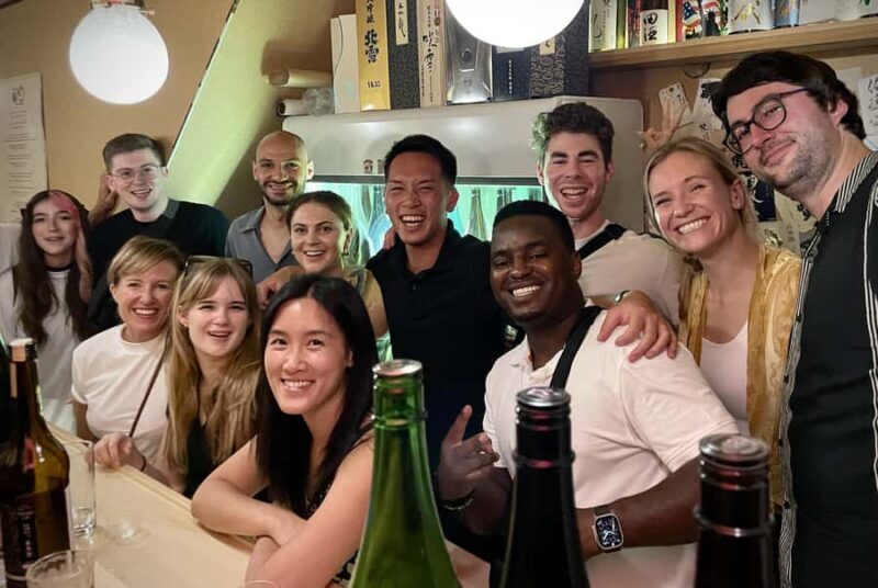 Tokyo: Shinjuku Food Tour- 15 Dishes and 4 Eateries - Atmosphere and Experience