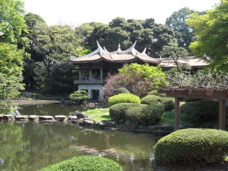 Tokyo: Shinjuku Gyoen National Garden Guided Walking Tour - Who Is This Tour Best Suited For?