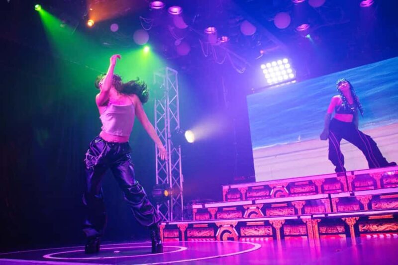 Tokyo: Shinjuku Kabukicho Show of Song & Dance with 2Drinks - FAQ