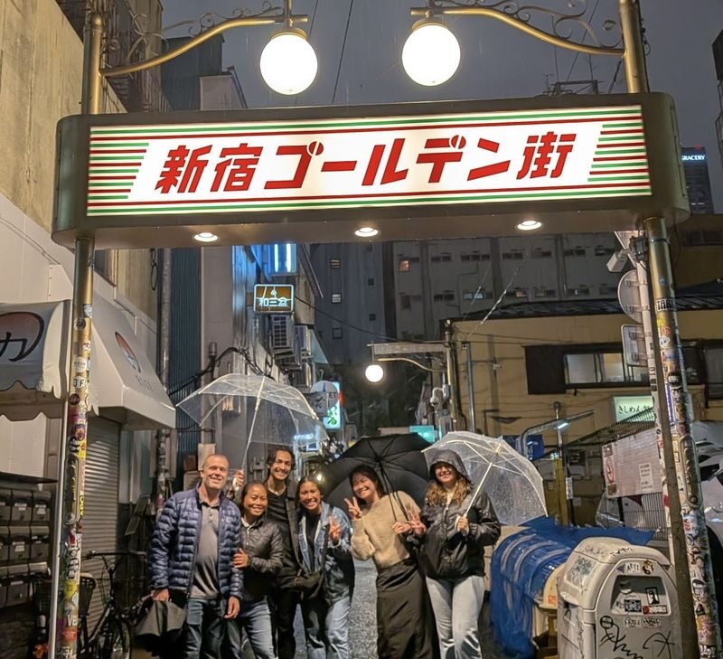 Tokyo: Shinjuku Local Bar & Izakaya Crawl Tour - Timing, meeting point and practical details