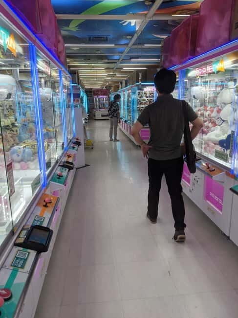 Tokyo Shinjuku : Private Walking Night Tour with Pachinko - The Sum Up