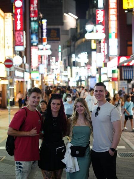Tokyo: Shinjuku & Shibuya Historical Guided Photoshoot Tour - Photography Experience