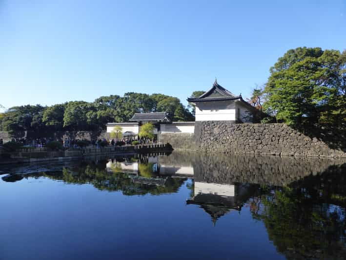 Tokyo: Shogun Tour of the Imperial Palace East Gardens - Guided Tour Features