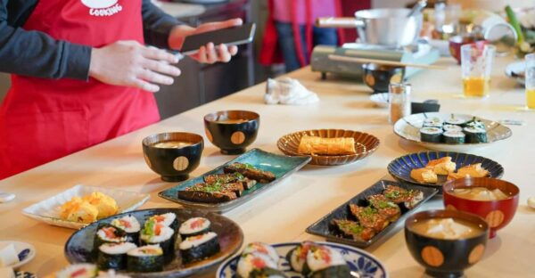 Tokyo: Sushi Cooking Class With Sake Tasting - What to Expect