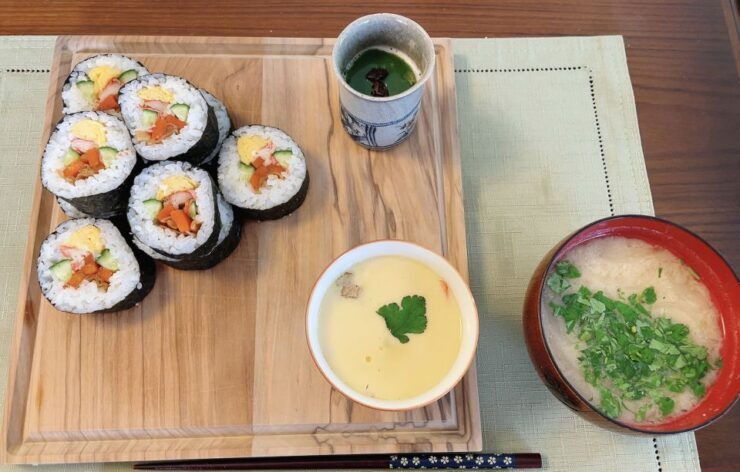 Tokyo: Sushi Roll and Side Dish Cooking Experience - Experience and Class Details