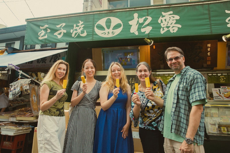 Tokyo Tsukiji Fish Market Food & Culture Walking Tour w/ 5 Tastings - A guide can turn a market walk into a lesson