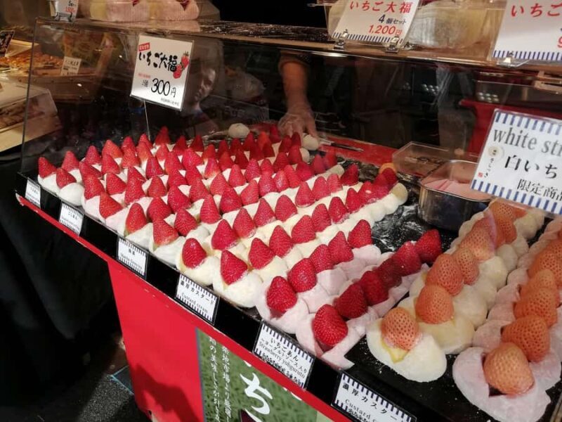 Tokyo: Tsukiji Market Tour with Huge crab Photo by insider - Practical Details