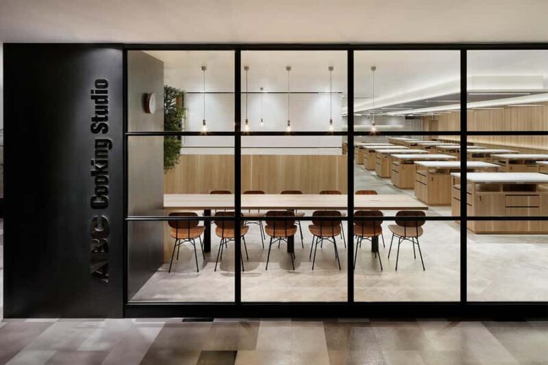 Tokyo: Tsukiji Market Walking Tour & Sushi Cooking Class - Introduction