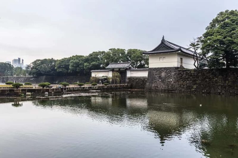 Tokyo: Walking City Highlights Tour with Spanish Guide - Frequently Asked Questions