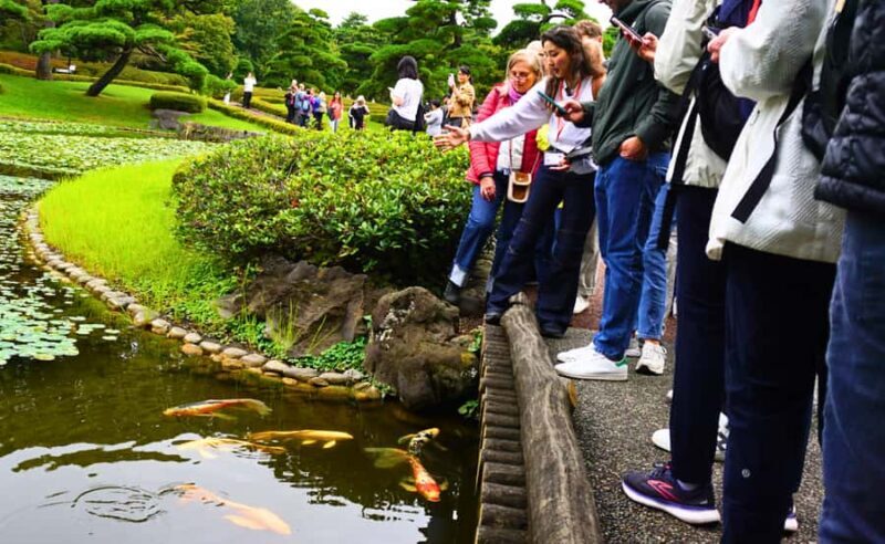Tokyo: Walking Tour of the Imperial Palace, Shoguns, and Garden - Good To Know