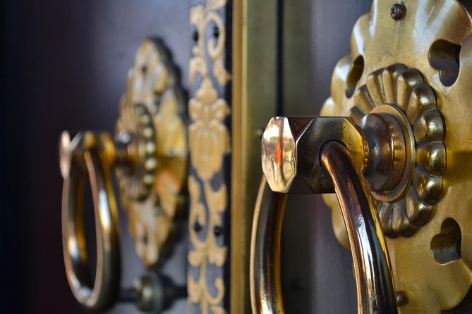 Tokyo Walking Tour With Professional Guide - Common Questions