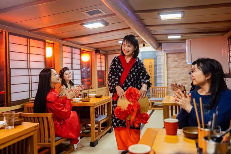 Tokyo Yakatabune Dinner Cruise: 400 Years of Edo Tradition & Odaiba Views - What makes this cruise worth considering