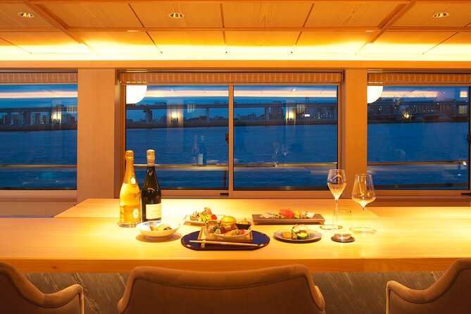 Tokyo: Yakatabune Private Lunch/Dinner Cruise - Date and Travelers