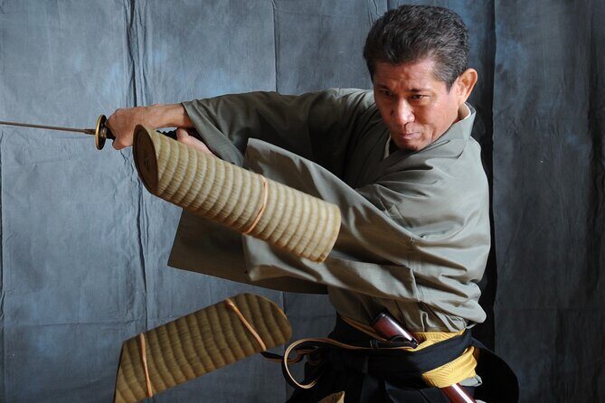 Tokyo:Samurai sword and archery class from a samurai descendant - Good To Know