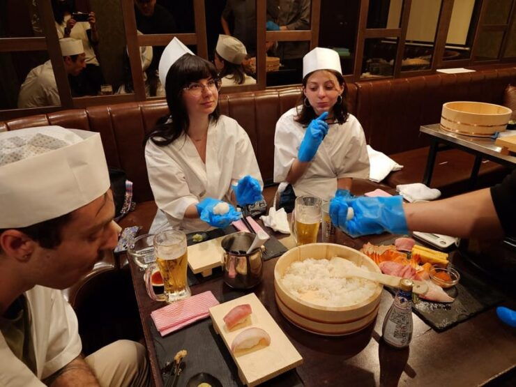 Tokyoshinjukuyasukuni : Sushi Making Class With Sake Tasting - Good To Know