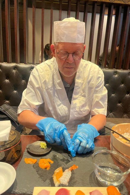 Tokyoshinjukuyasukuni: Sushi Making Experience With a Chef - Meeting Point and Logistics