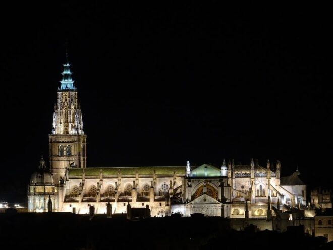 Toledo: Cathedral Tour With a Local Guide - Duration and Starting Times