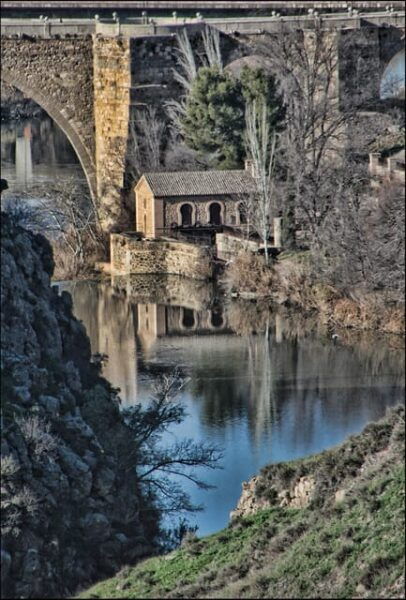 Toledo: Essential Monuments: Alcázar, Cathedral, Synagogue - Monastery of San Juan De Los Reyes