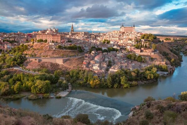 Toledo: Essential Monuments: Alcázar, Cathedral, Synagogue - Iglesia De Los Jesuitas