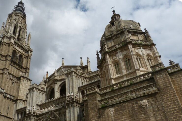 Toledo: First Discovery Walk and Reading Walking Tour - Itinerary