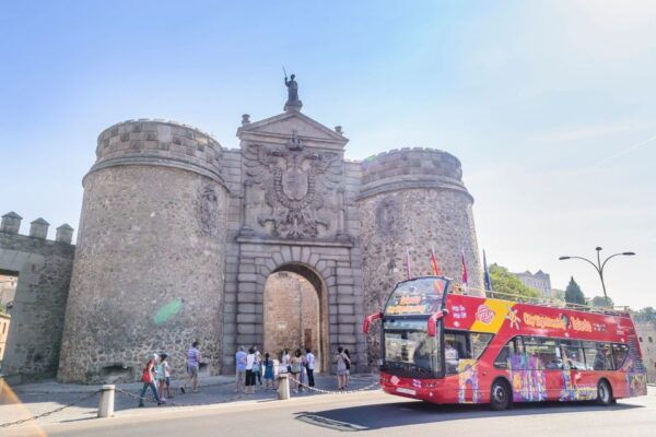 Toledo: Hop-On Hop-Off Bus Tour, Walking Tour & Alcazar - Free Cancellation