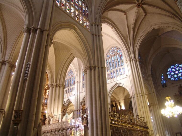 Toledo: Private Monuments Walking Tour With Monument Entry - Architectural Styles of the Toledo Cathedral