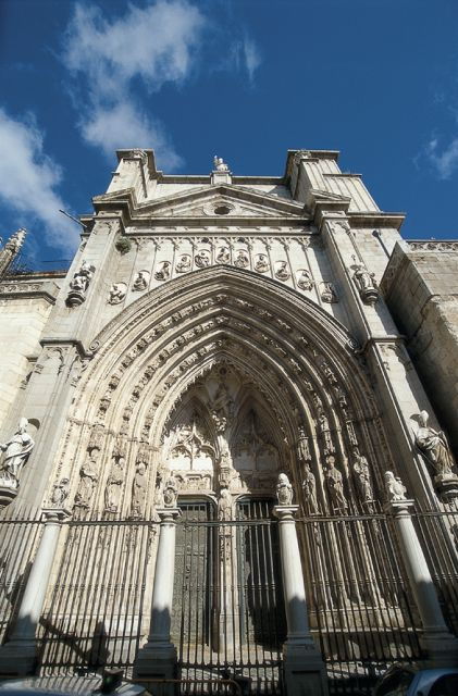 Toledo: Private Monuments Walking Tour With Monument Entry - Highlights of the Guided Walking Tour Experience