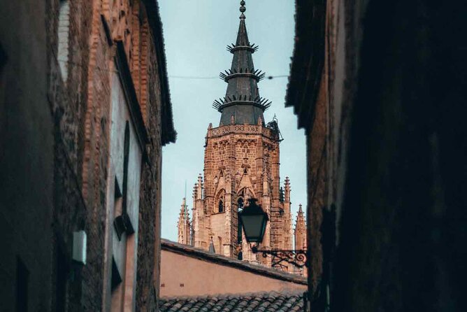 Toledo Private Tour With Official Guide and Entrances Included - Tour Duration and Admission