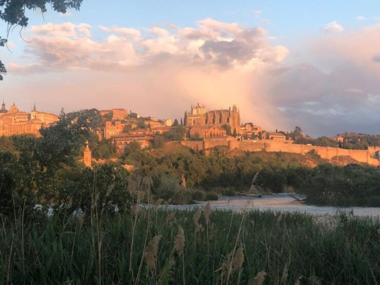 Toledo: Private Walking Tour With a Local Guide - Good To Know