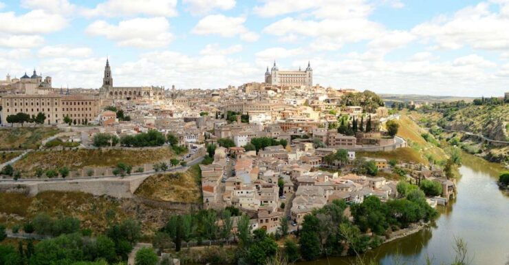 Toledo: Private Walking Tour With a Local Guide - Experience and Highlights