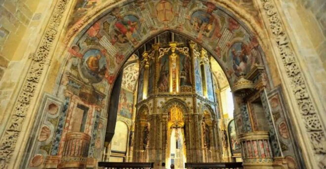 Tomar & Batalha: Full-Day Private Transport From Lisbon - Detailed Itinerary