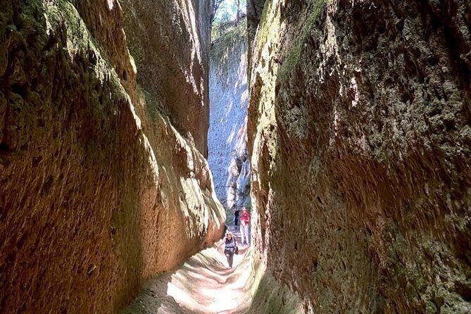 Tomb Hunting and Trekking Adventure in Sovana - Practical Details and Tips