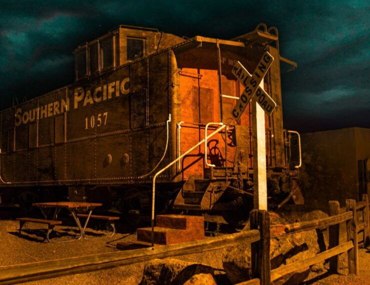 Tombstone Terrors: Ghosts and Gunslingers of the Wild West - Haunted Locations and Eerie Tales