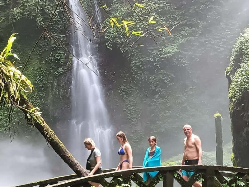 Tomohon: Private Day Trip to North Sulawesi with Lunch - Practical Details: Transportation, Timing, and Customization