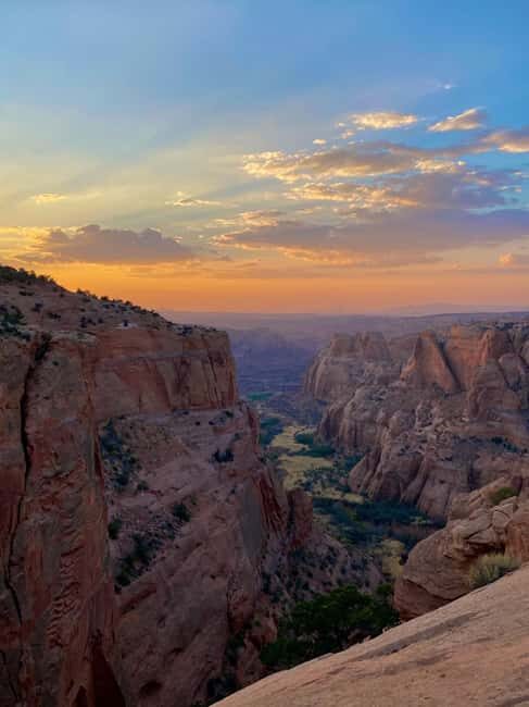 Tonalea: Guided Eggshell Arch Hike w/ Day or Sunset Options - Good To Know