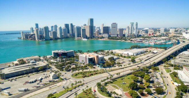 Top 10 South Beach Highlights Tour - Lincoln Road & Espanola - Lincoln Road Exploration