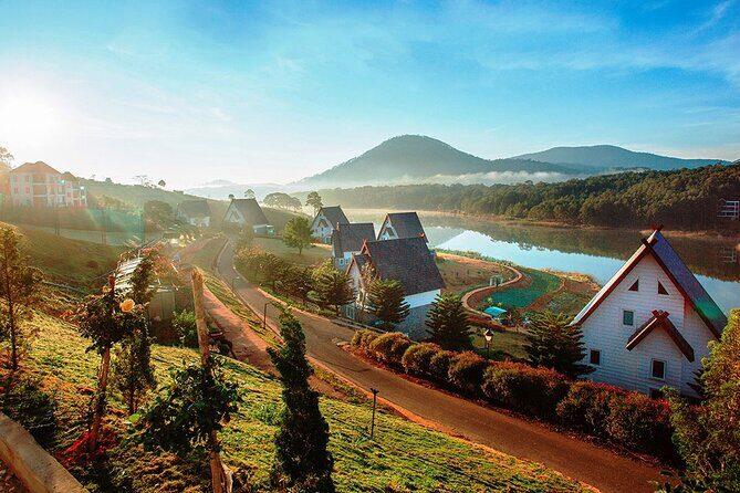 Top Attractions and Hidden Gems in Da Lat 2 Days 1 Night Tour - Day 1: A Journey Through the Highlands and Hidden Corners
