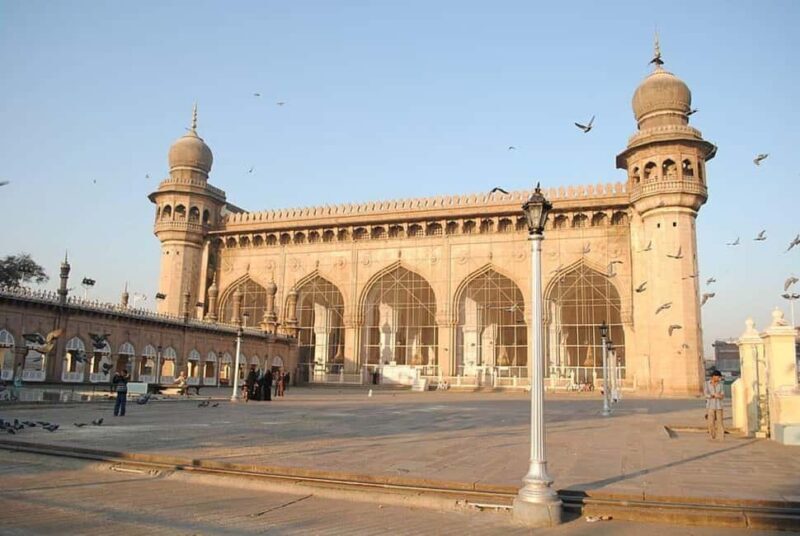 Top Attractions of Hyderabad: One-Day Private Tour - Authentic Hyderabadi Cuisine and Lunch Spots