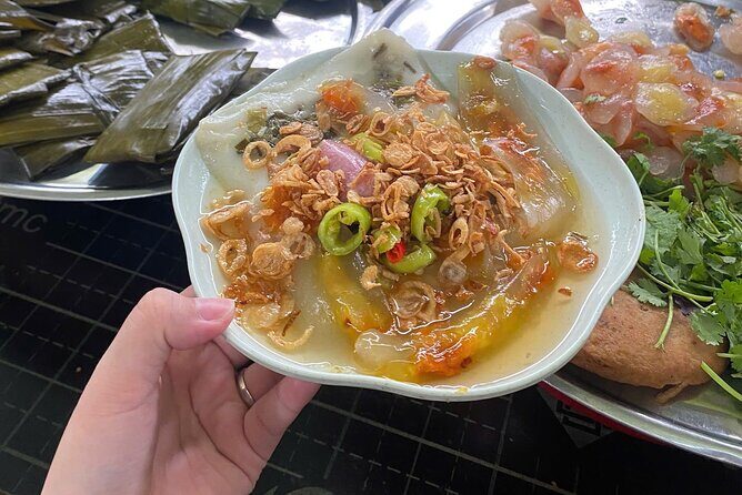 Top Notch Da Nang Walking Food Tour 7, 9, or 12 Tastings Included - Final Tastes: Bánh Xèo and Nem Li