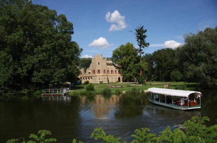 TOP of Moravia: Lednice Castle + Boat Tour (From Bratislava) - Good To Know