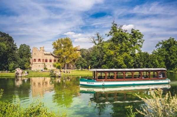 TOP of Moravia: Lednice Castle + Boat Tour (From Bratislava) - Customer Feedback