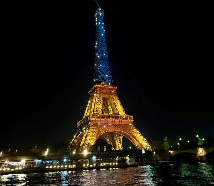 Top Private Cruises in Paris with Champagne + more surprises - Authentic Guest Insights
