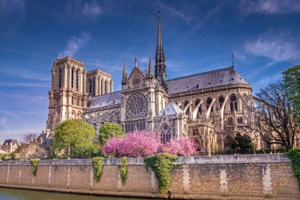 Top-Rated Churches in Paris Private Walking Tour - Seine River and Saint-Jacques Tower