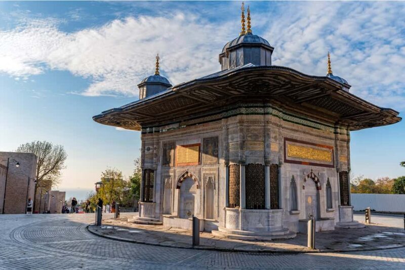Topkapi Palace and Harem Skip-the-Line-Tickets & Audio Guide - Why This Tour Is Worth Considering  