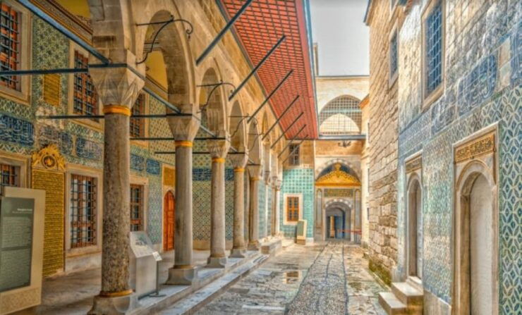 Topkapi Palace & Archaeological Museum Guided Combo Tour - Tour Details and Features