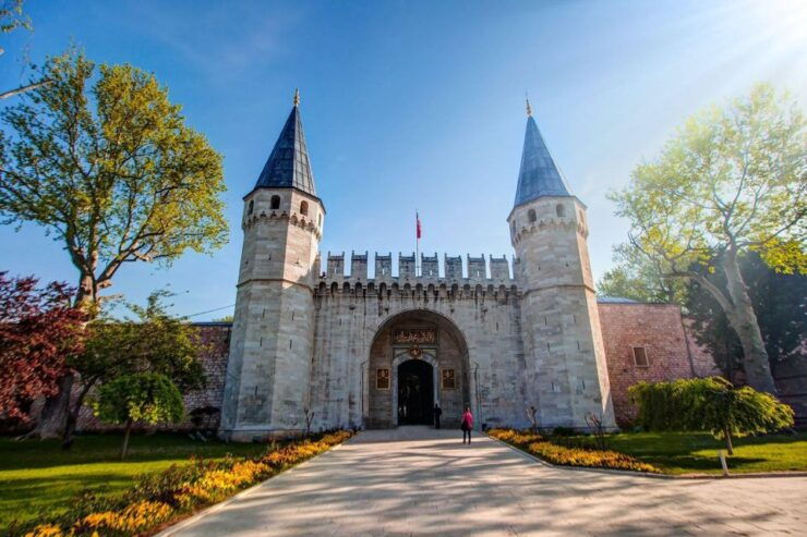 Topkapi Palace Guided Tour and Skip The Ticket Line - Booking Information