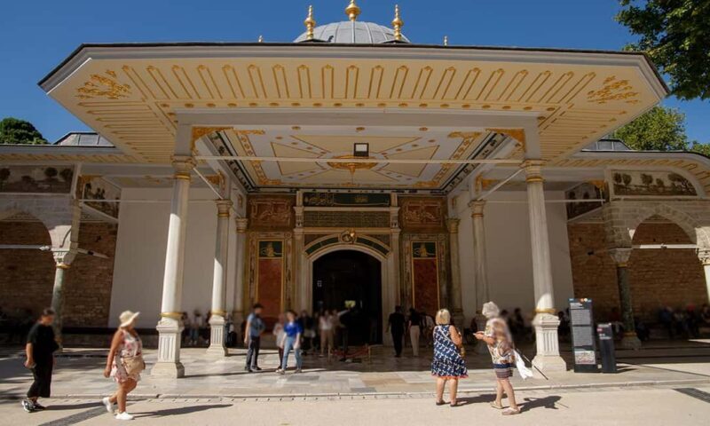 Topkapi Palace & Hagia Sophia Tickets + Audio Guide - Who Should Consider This Tour?